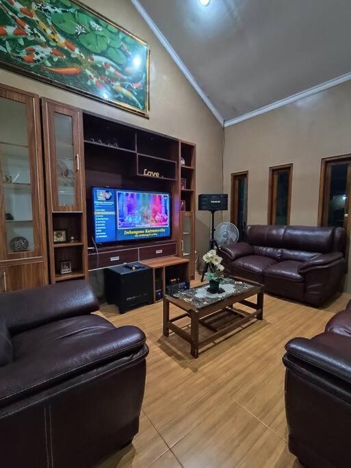 Niki Mawon Homestay Kejayan Exterior photo